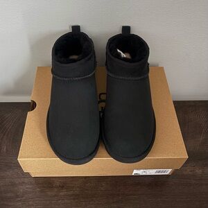 UGG Classic Ultra Mini Boot Black Women’s Size 8